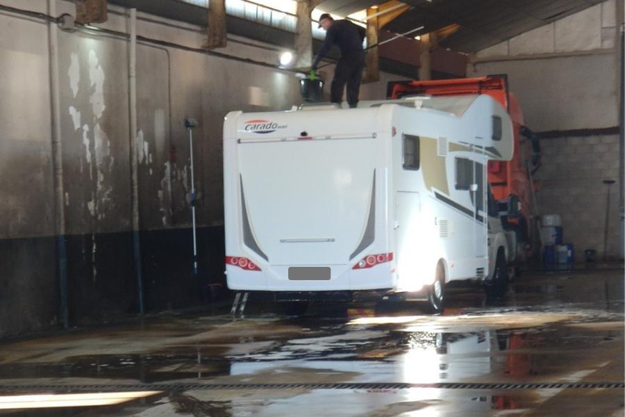 Caring for your motorhome when it is cold in winter - Cleaning