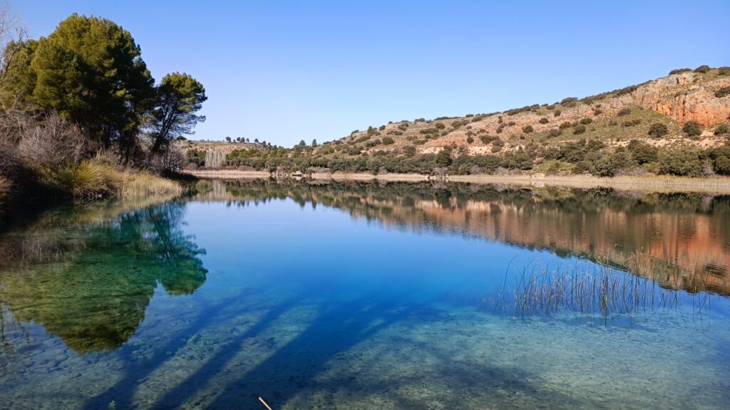 Lagunas de Ruidera in het voorjaar in een camper