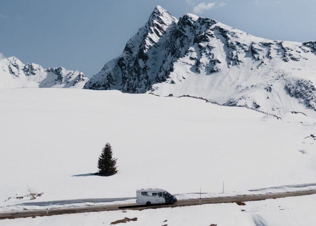 Reise mit dem Wohnmobil im Winter planen